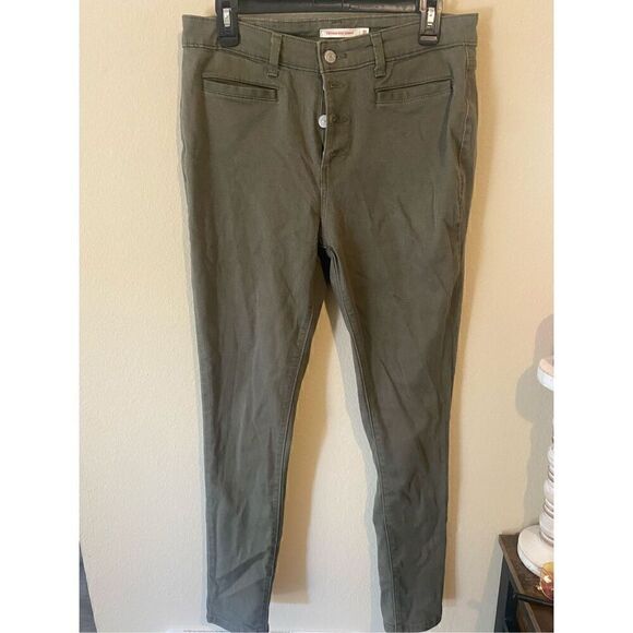 Levi’s button closure pants - Picture 1 of 6